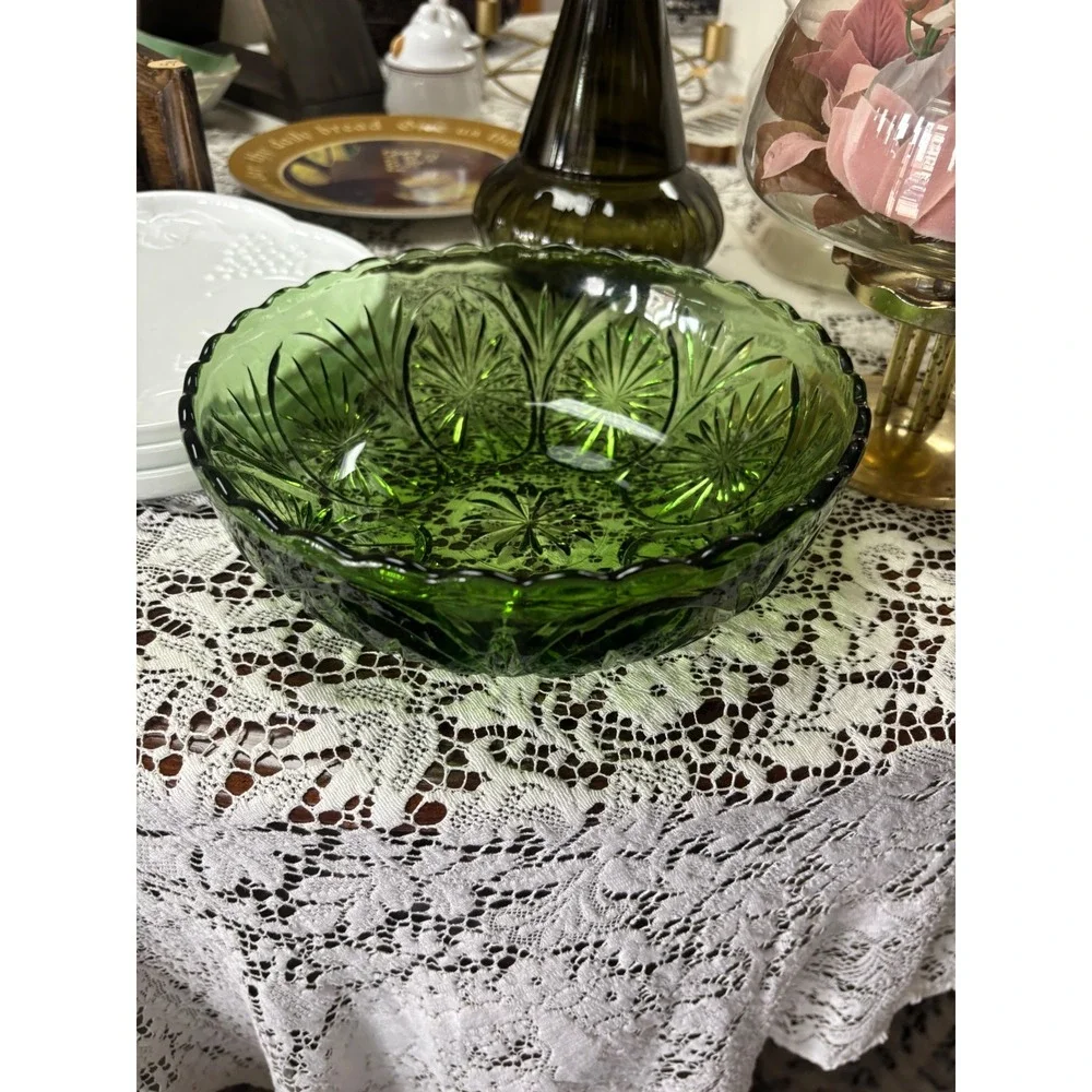 Vintage Green Glass Serving Bowl Starburst Thumbprint Scalloped Edge 8.5 Inch